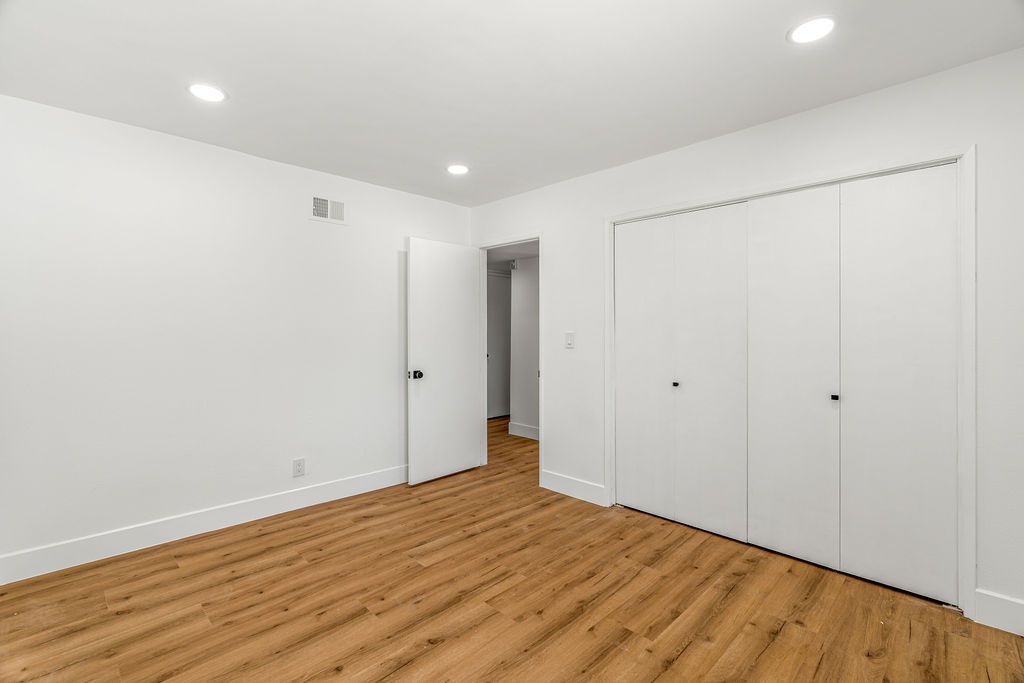 10527 S Wilton Place