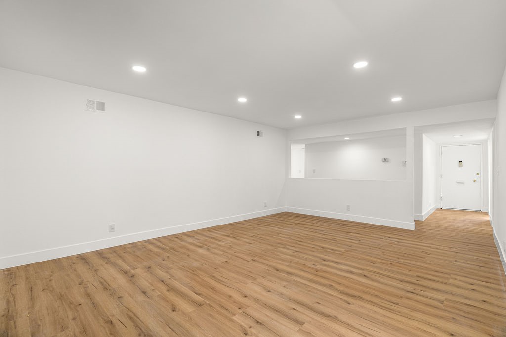 10527 S Wilton Place