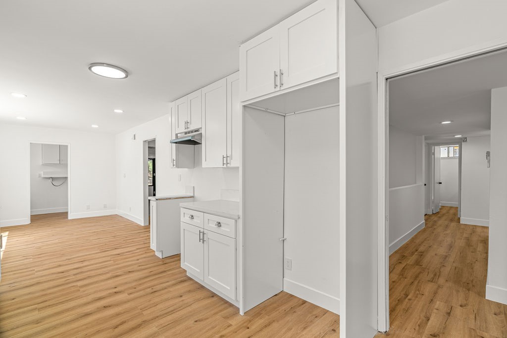 10527 S Wilton Place