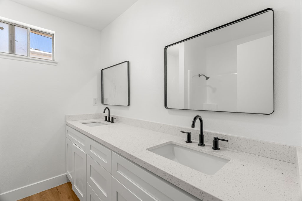 10527 S Wilton Place