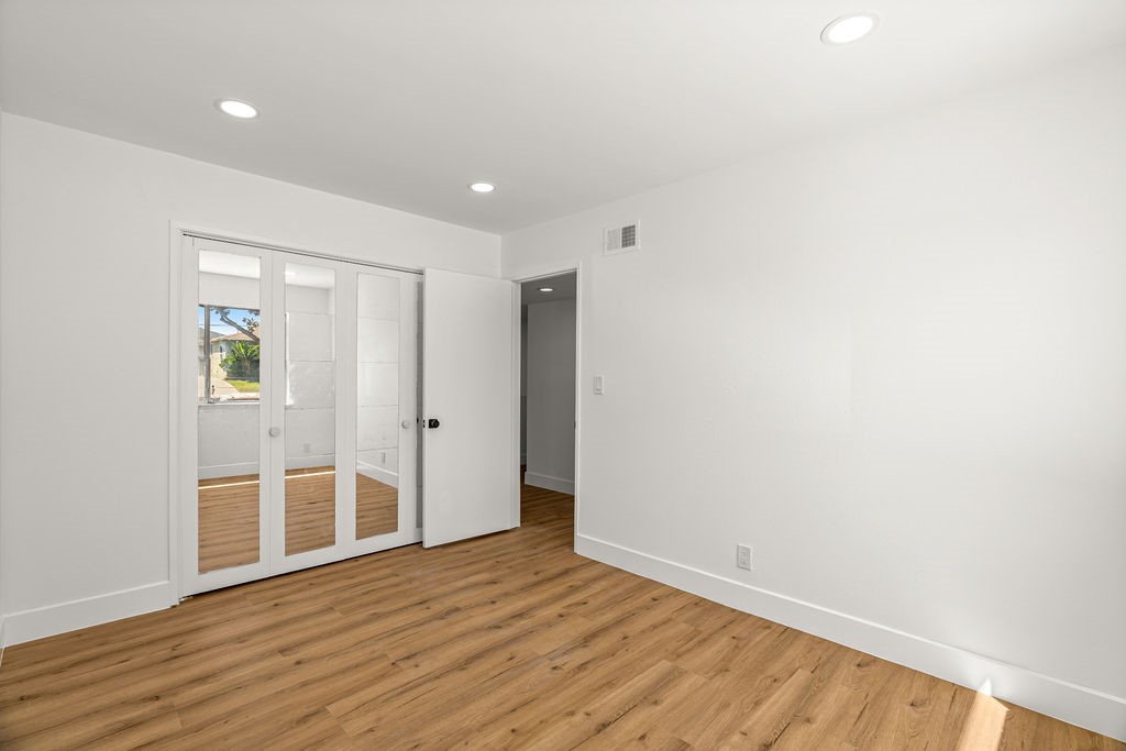 10527 S Wilton Place