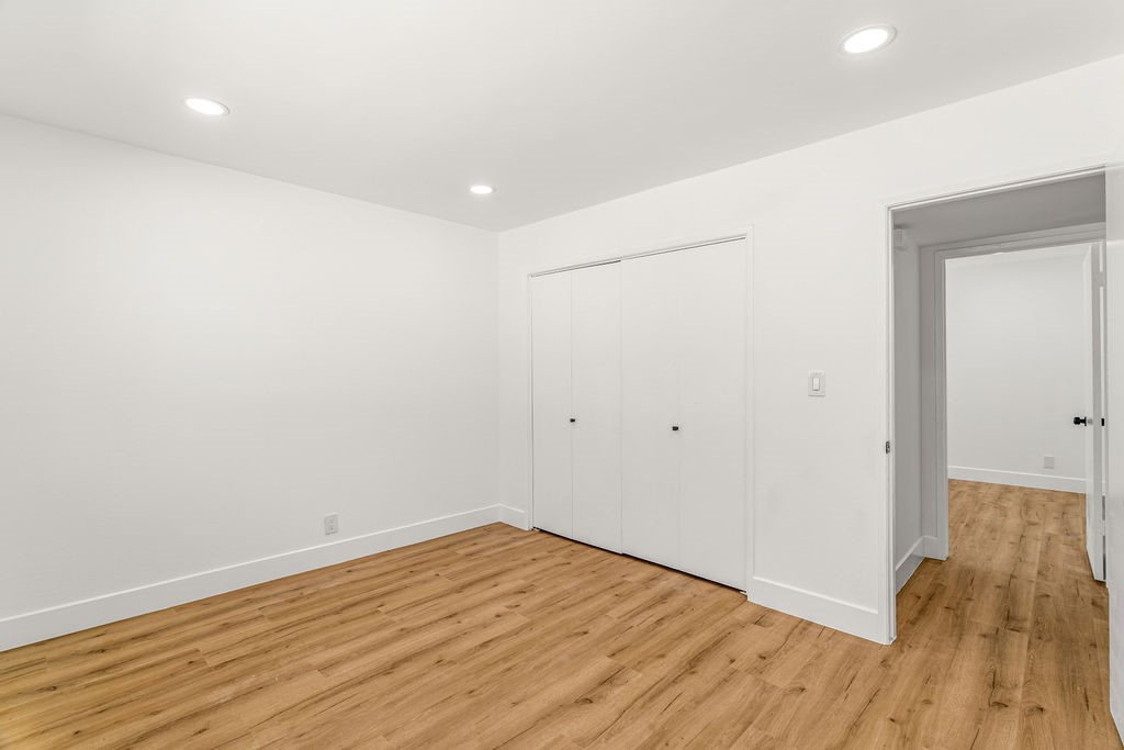 10527 S Wilton Place