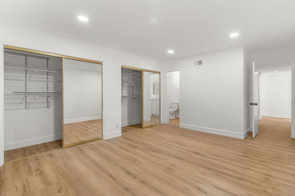 10527 S Wilton Place