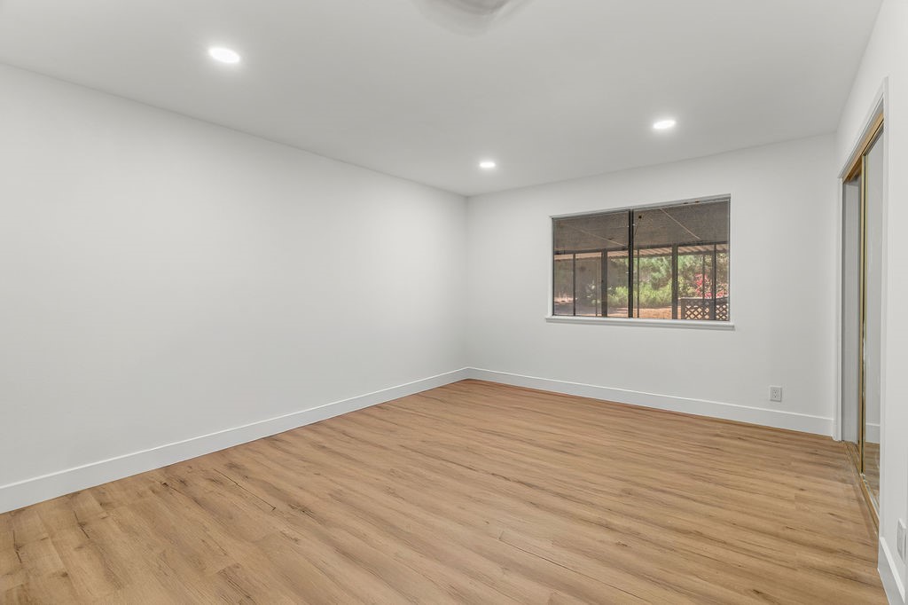 10527 S Wilton Place