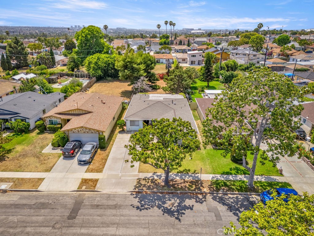 10527 S Wilton Place