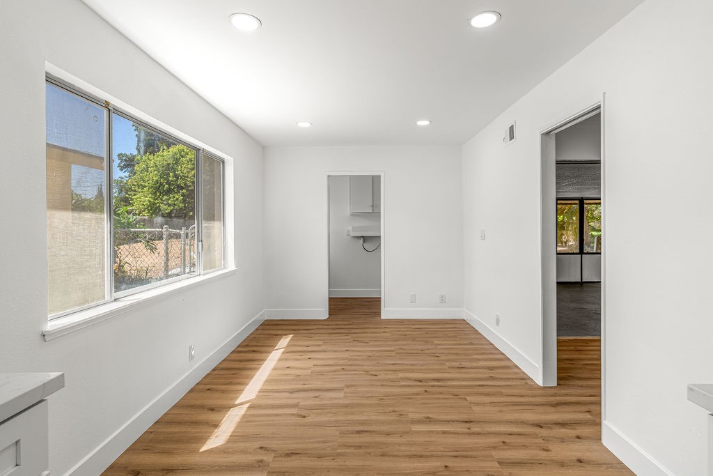 10527 S Wilton Place