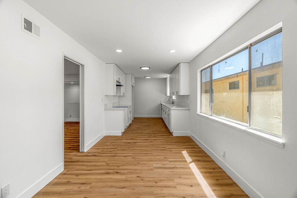 10527 S Wilton Place