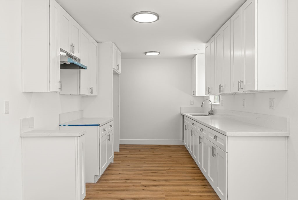 10527 S Wilton Place