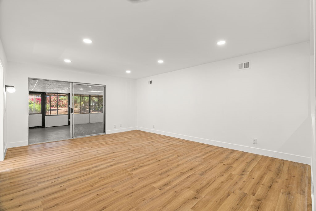 10527 S Wilton Place