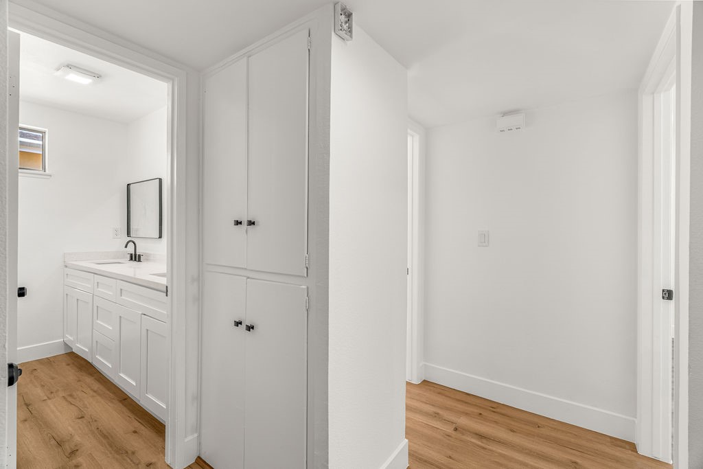 10527 S Wilton Place