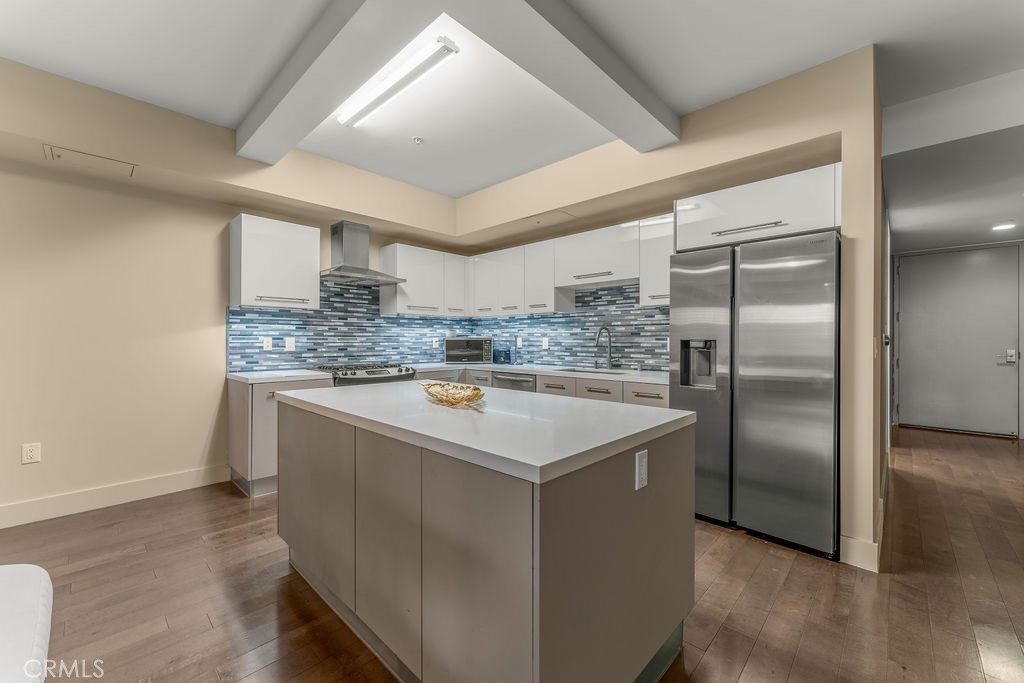 433 Pine Avenue 102