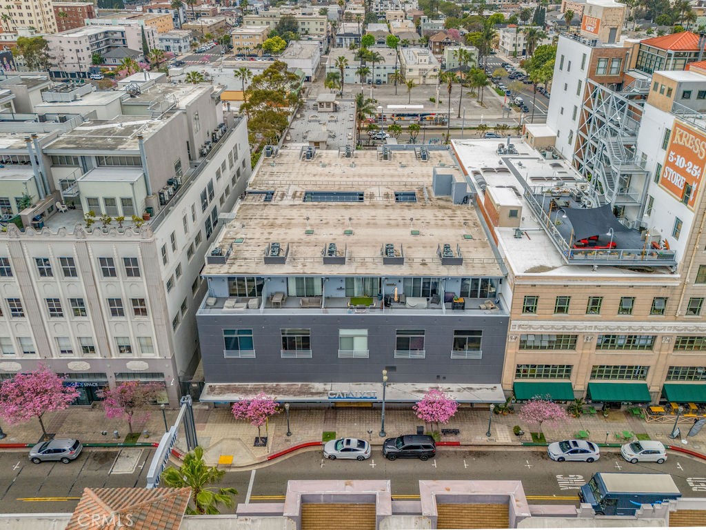 433 Pine Avenue 102