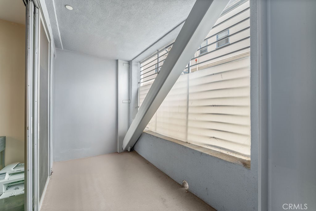 433 Pine Avenue 102