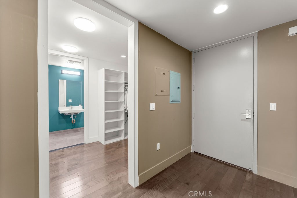 433 Pine Avenue 102