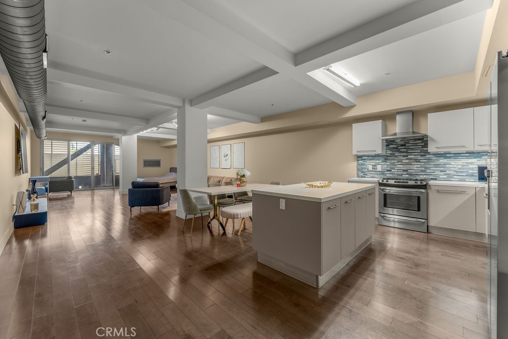 433 Pine Avenue 102