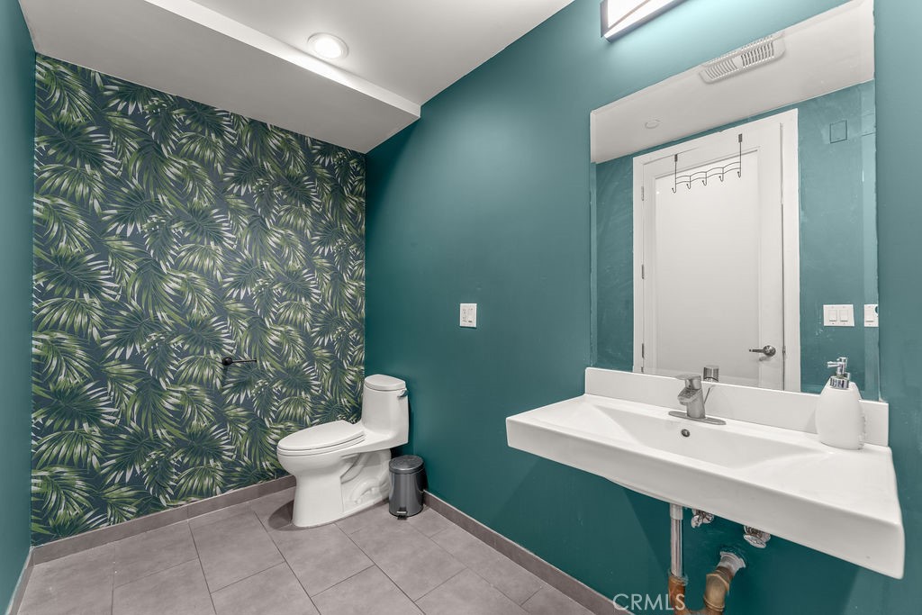 433 Pine Avenue 102