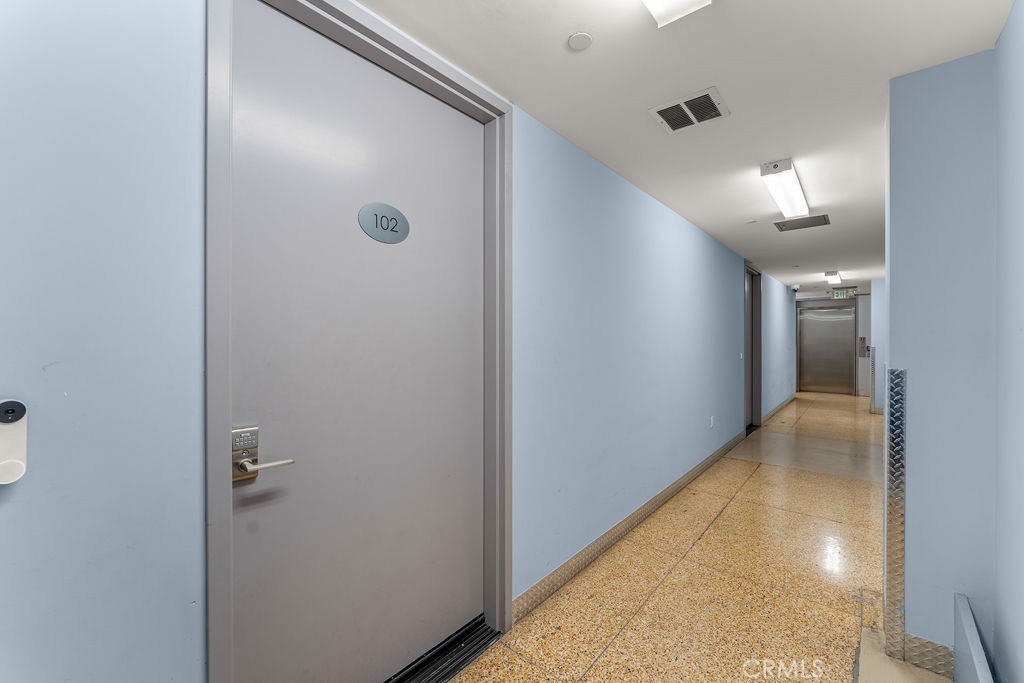 433 Pine Avenue 102