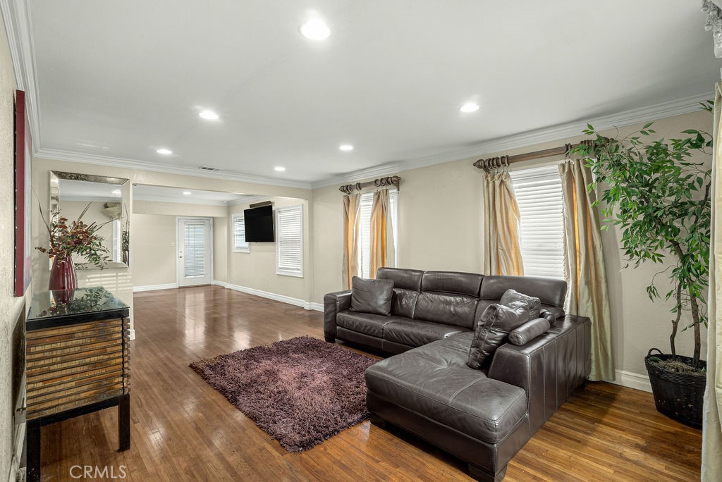 1933 W 147th Street