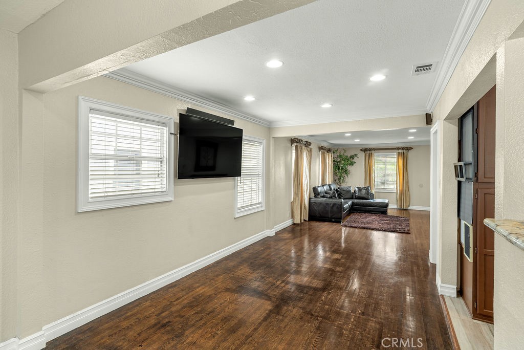 1933 W 147th Street