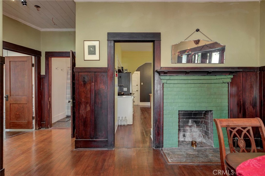 571 W 17th Street