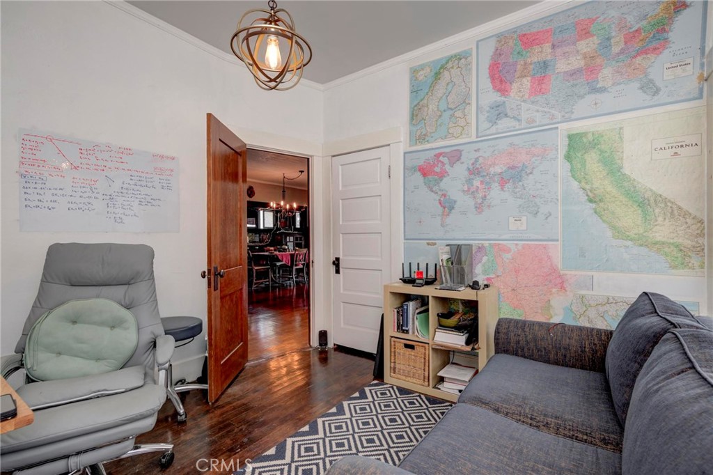 571 W 17th Street