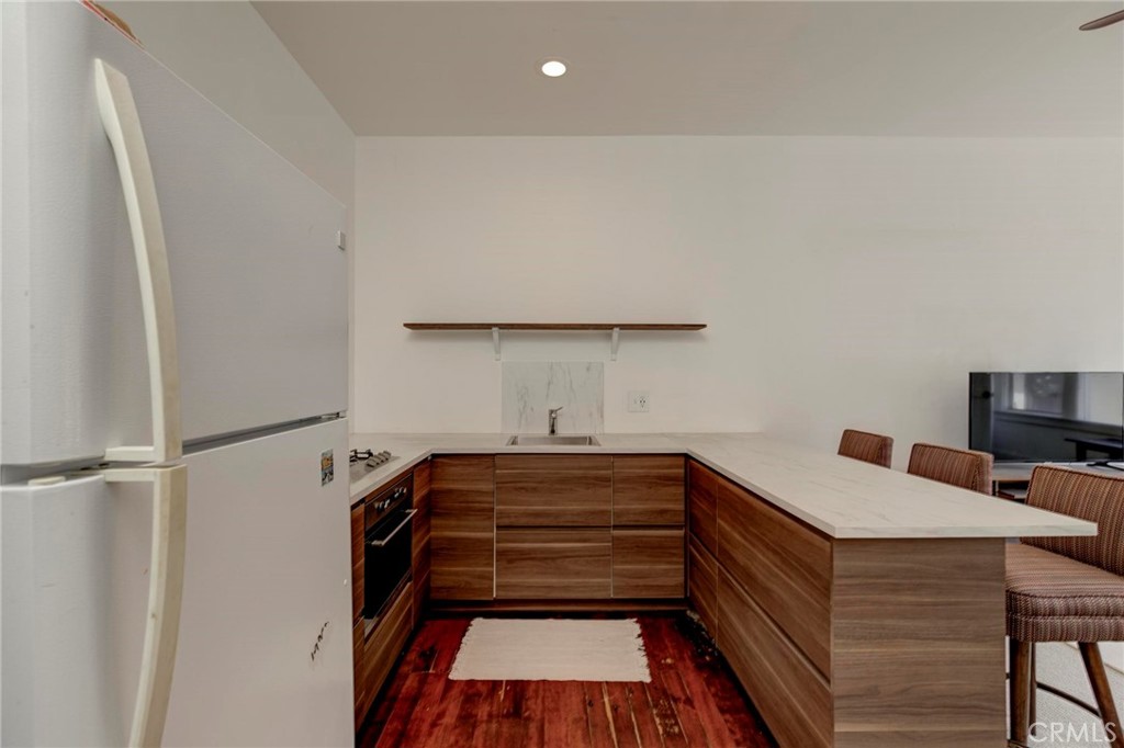 571 W 17th Street