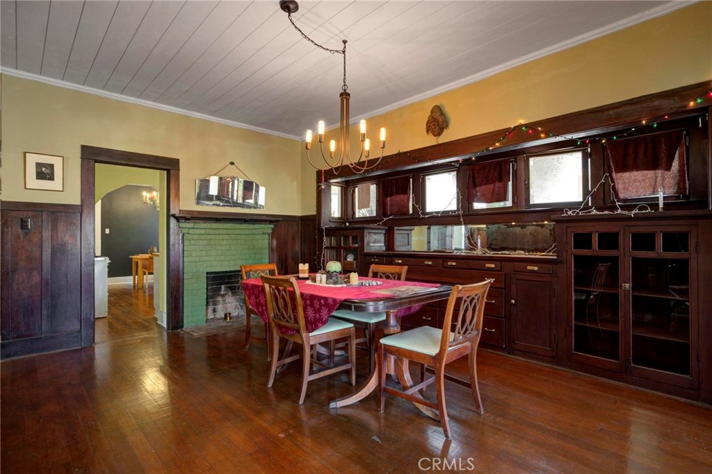 571 W 17th Street
