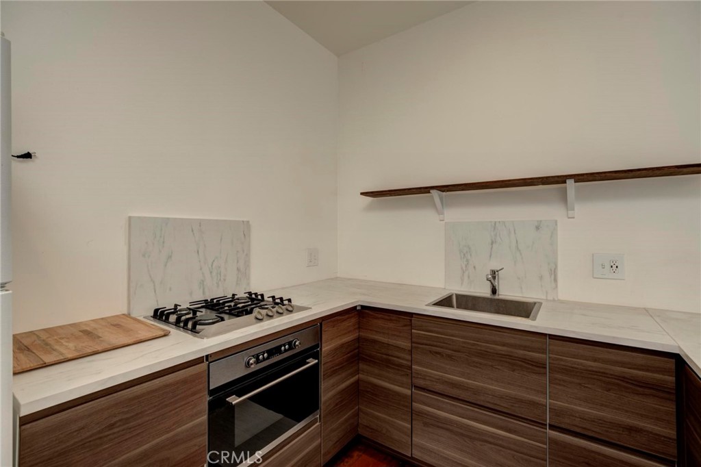 571 W 17th Street