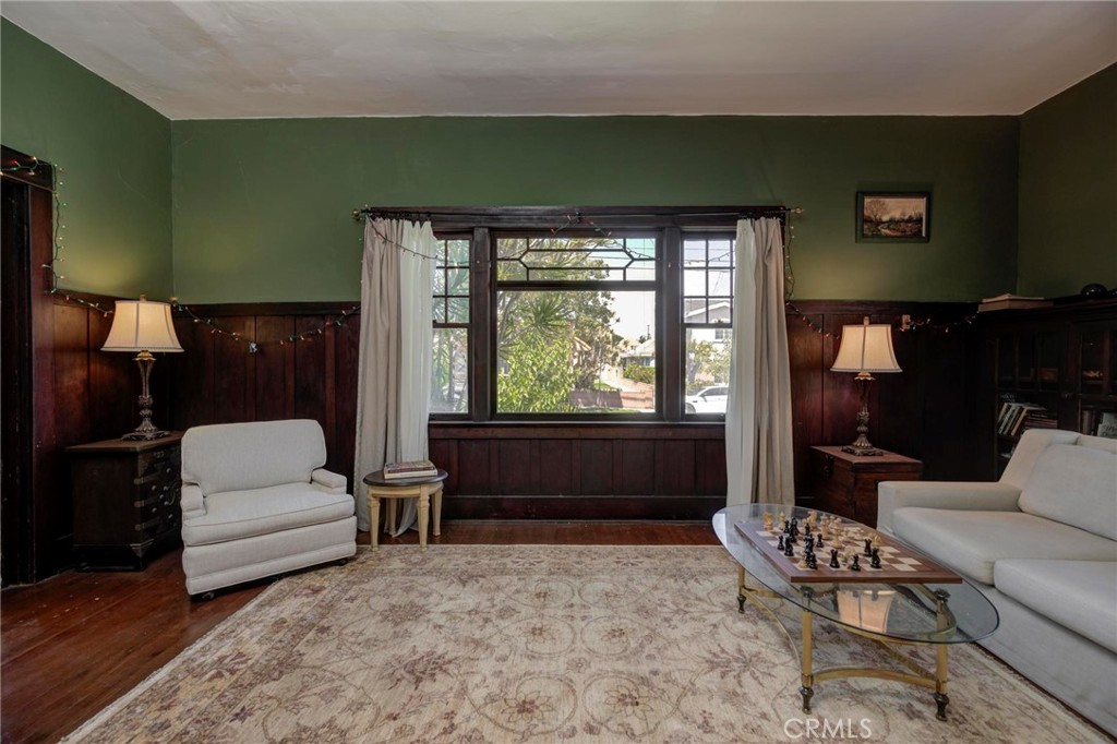 571 W 17th Street