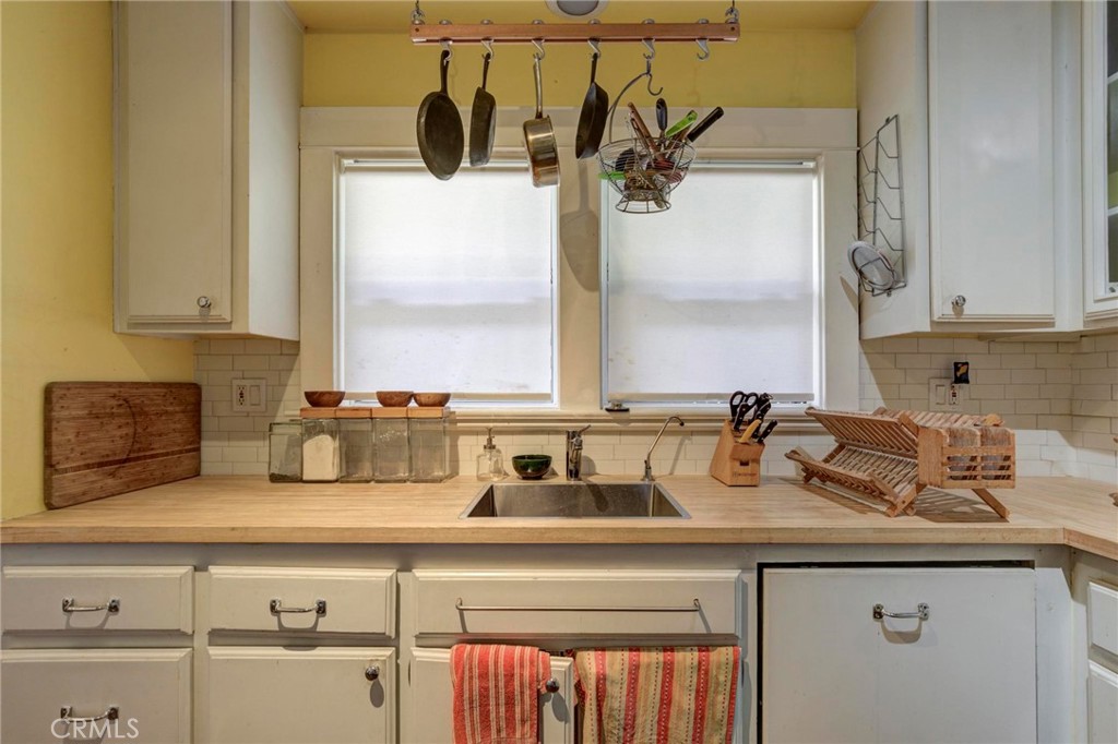 571 W 17th Street
