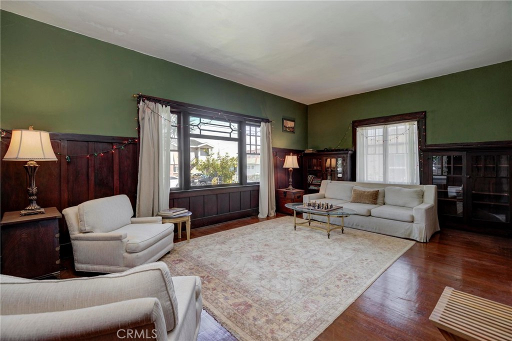 571 W 17th Street