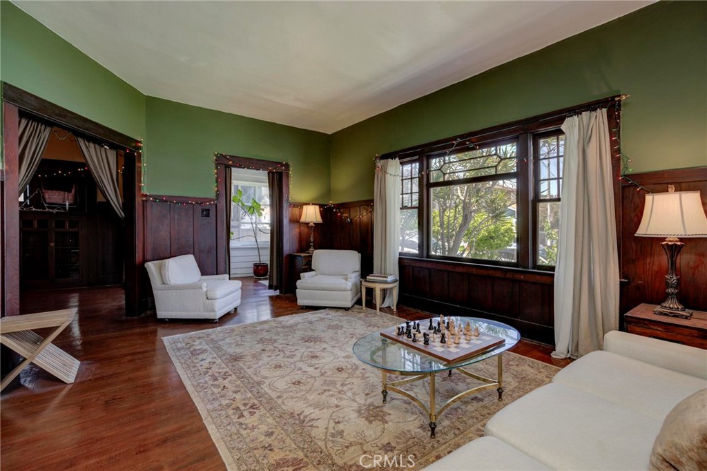 571 W 17th Street