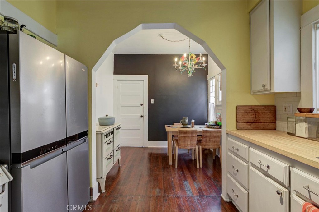 571 W 17th Street