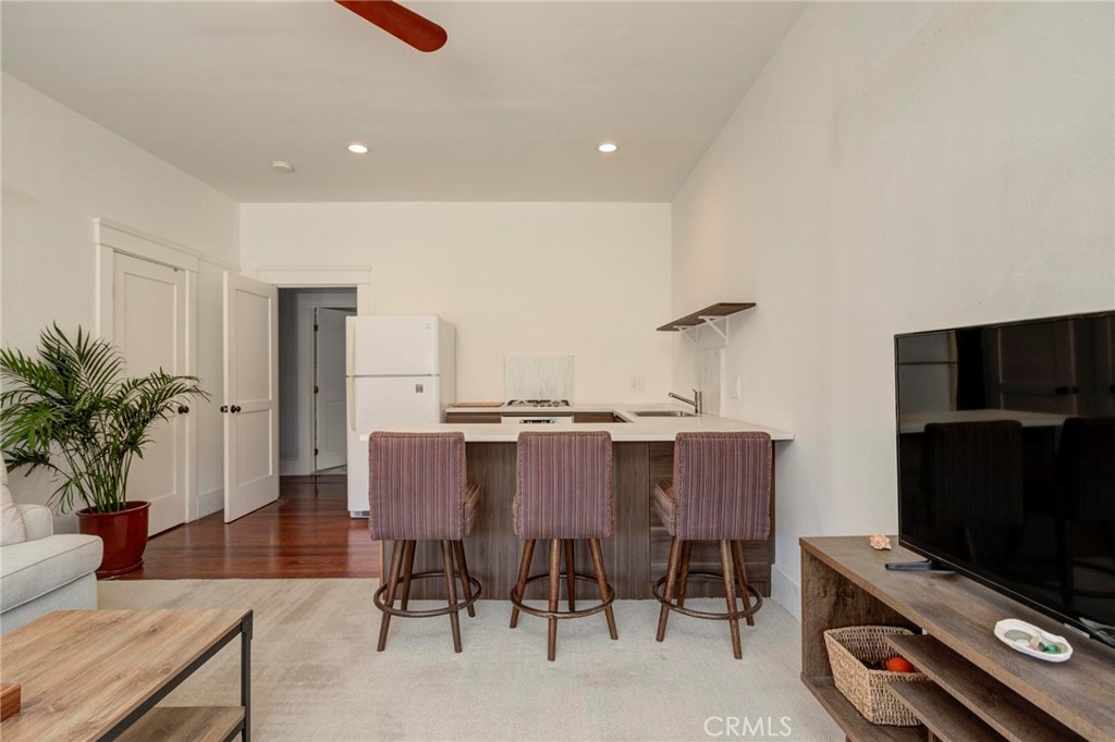 571 W 17th Street