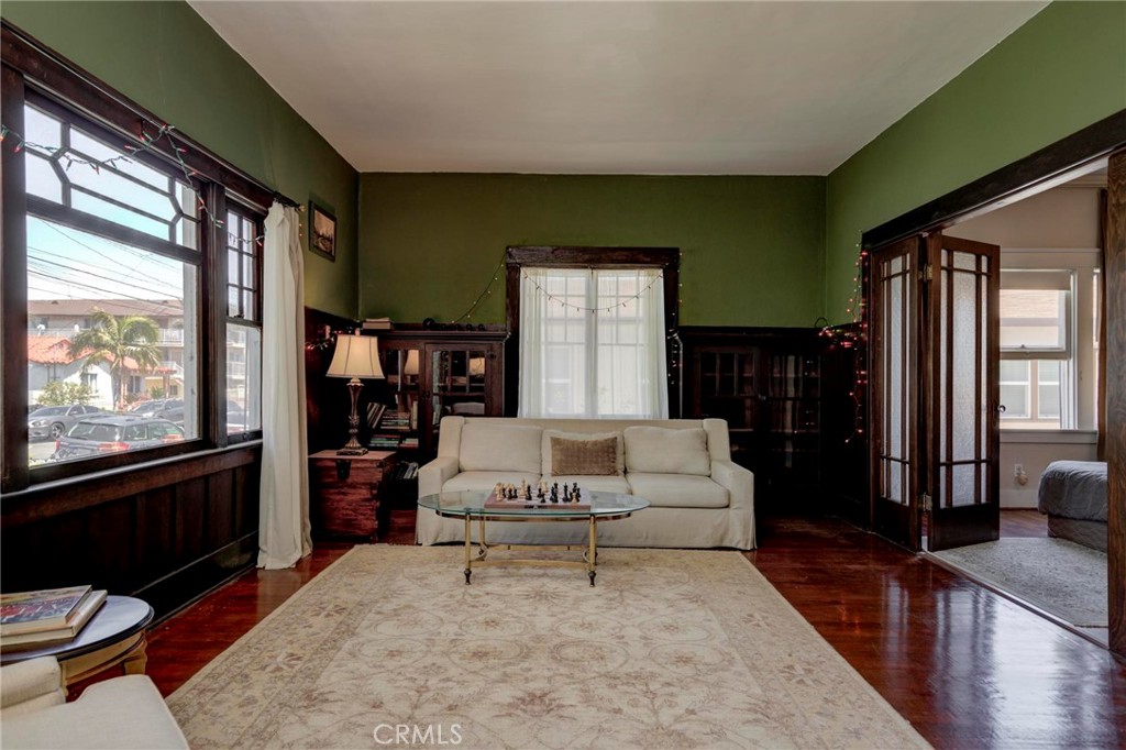 571 W 17th Street