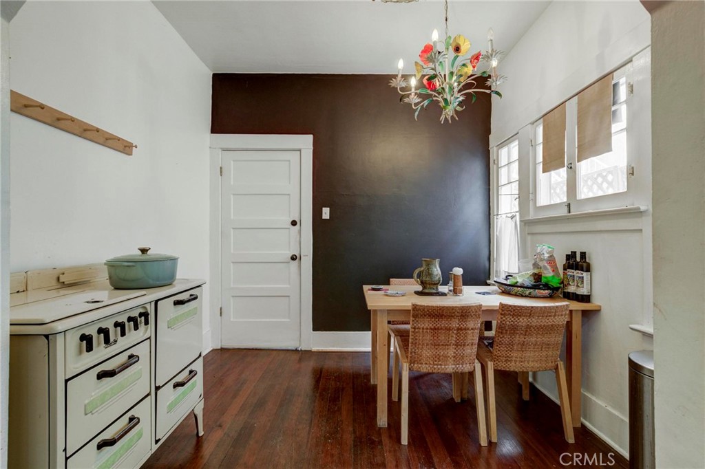 571 W 17th Street