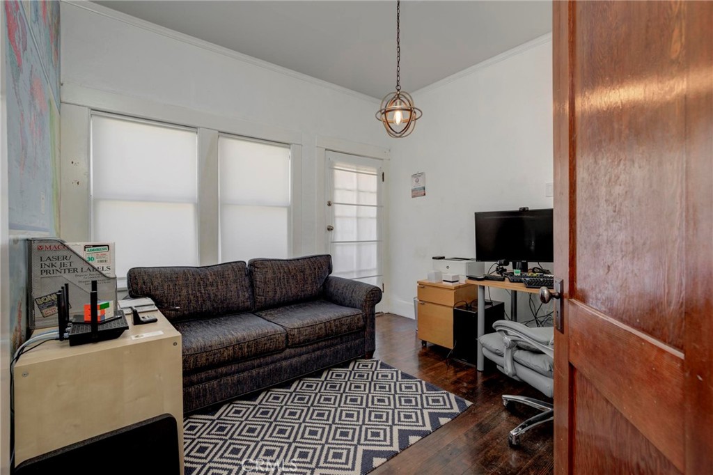 571 W 17th Street