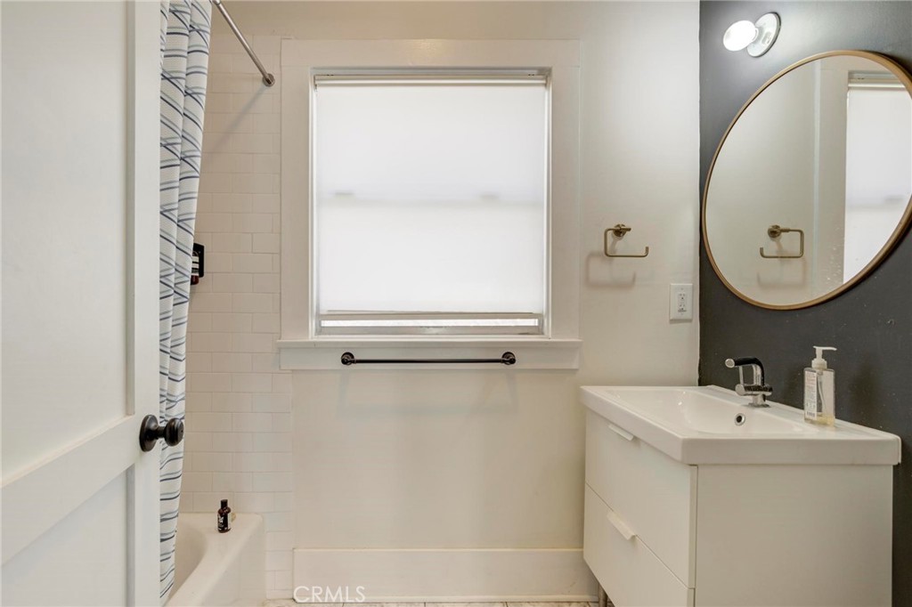 571 W 17th Street
