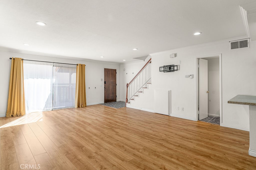 15205 S Budlong Avenue 7