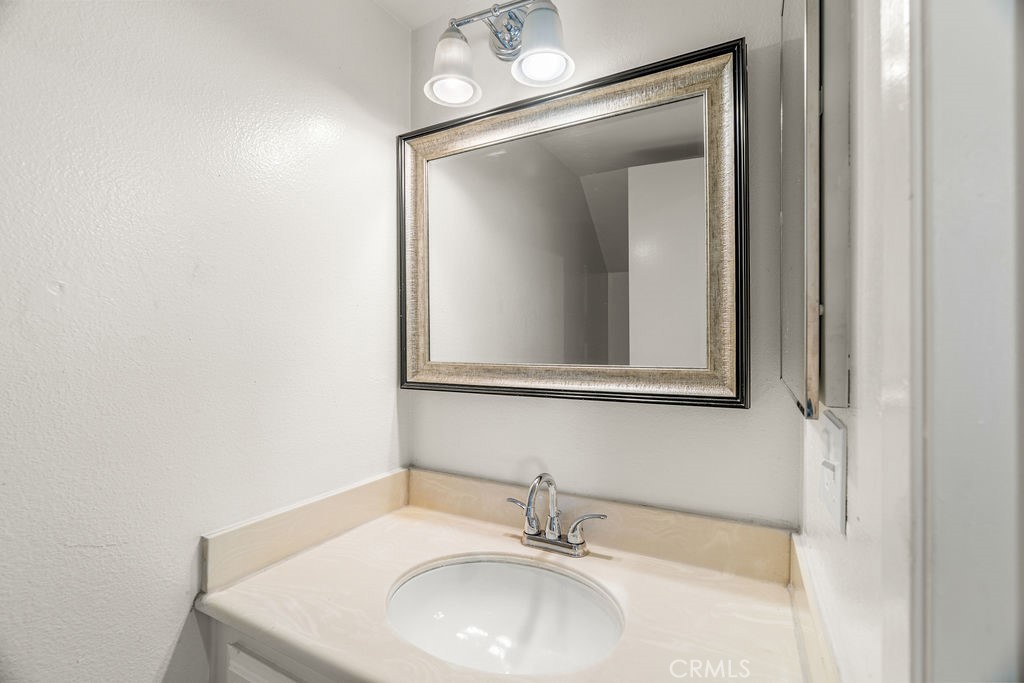 15205 S Budlong Avenue 7