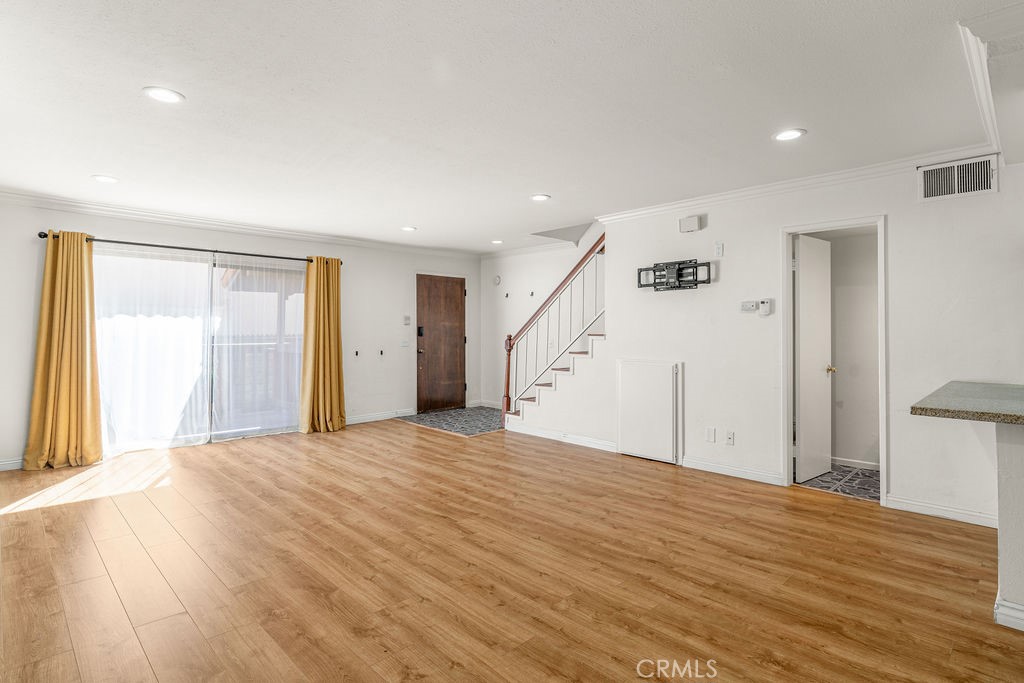 15205 S Budlong Avenue 7