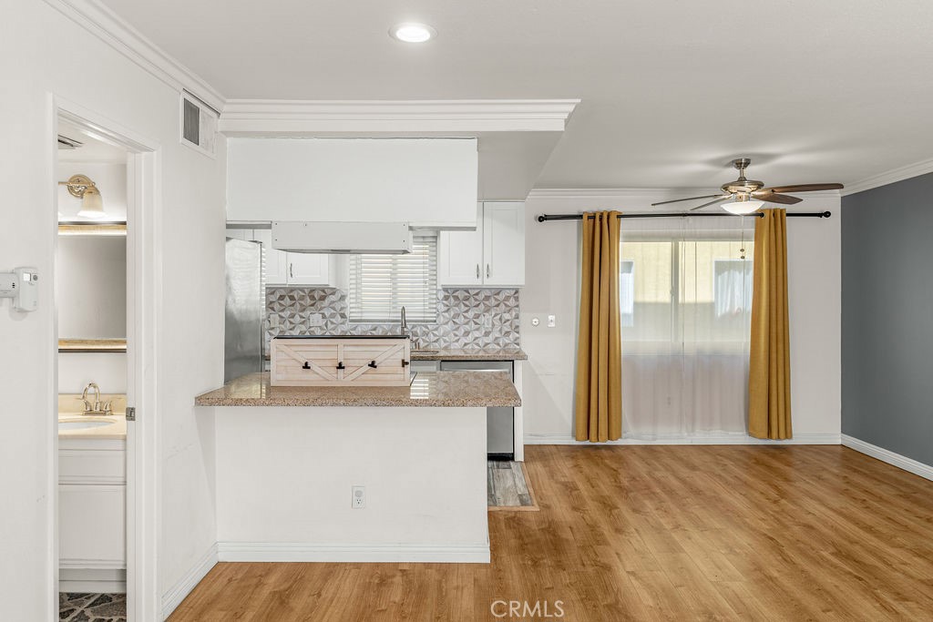 15205 S Budlong Avenue 7