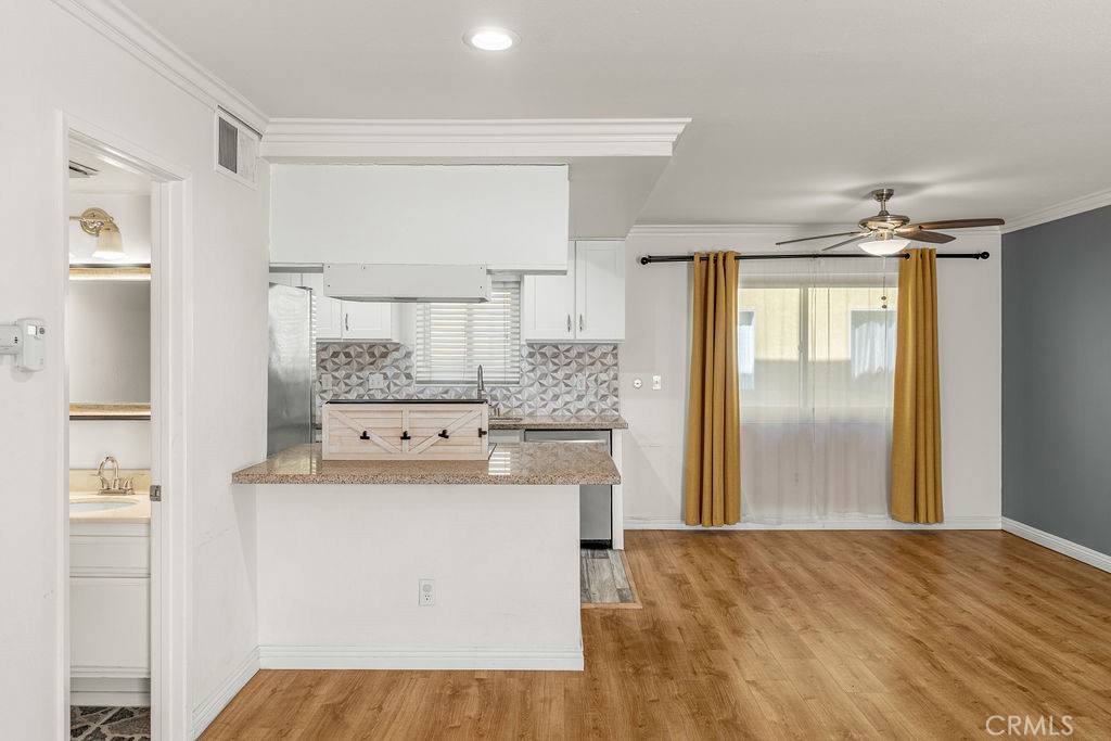 15205 S Budlong Avenue 7