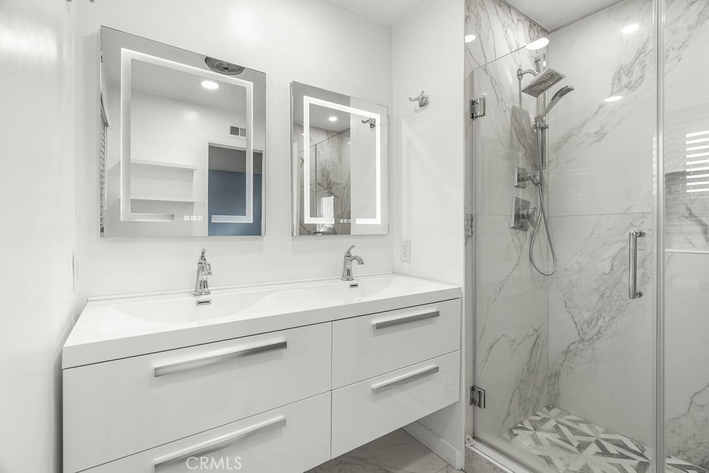 15205 S Budlong Avenue 7