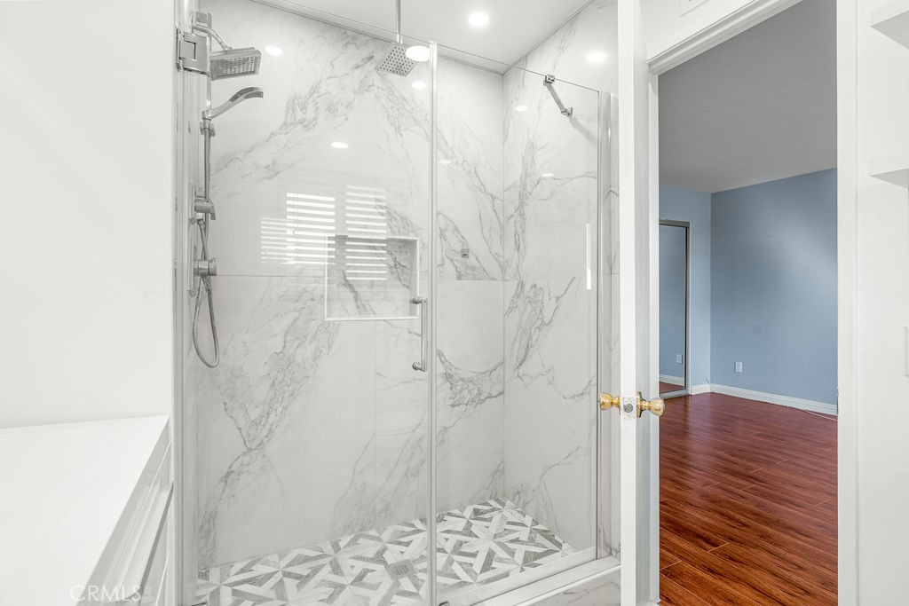 15205 S Budlong Avenue 7