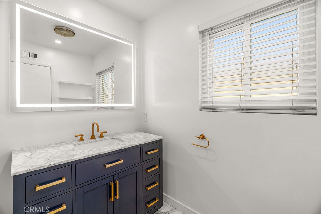 15205 S Budlong Avenue 7