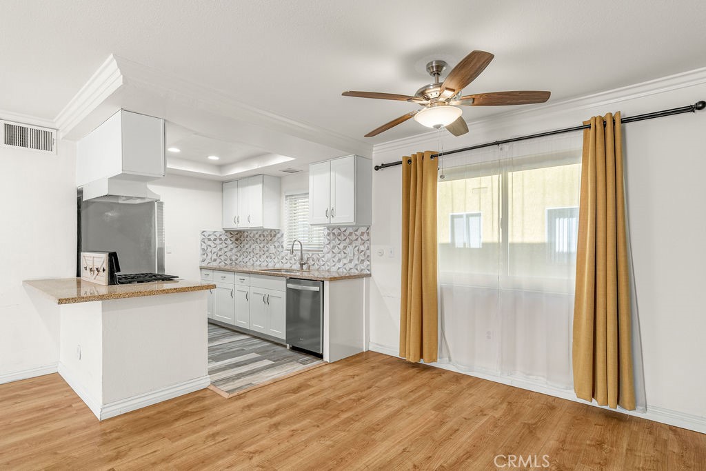 15205 S Budlong Avenue 7