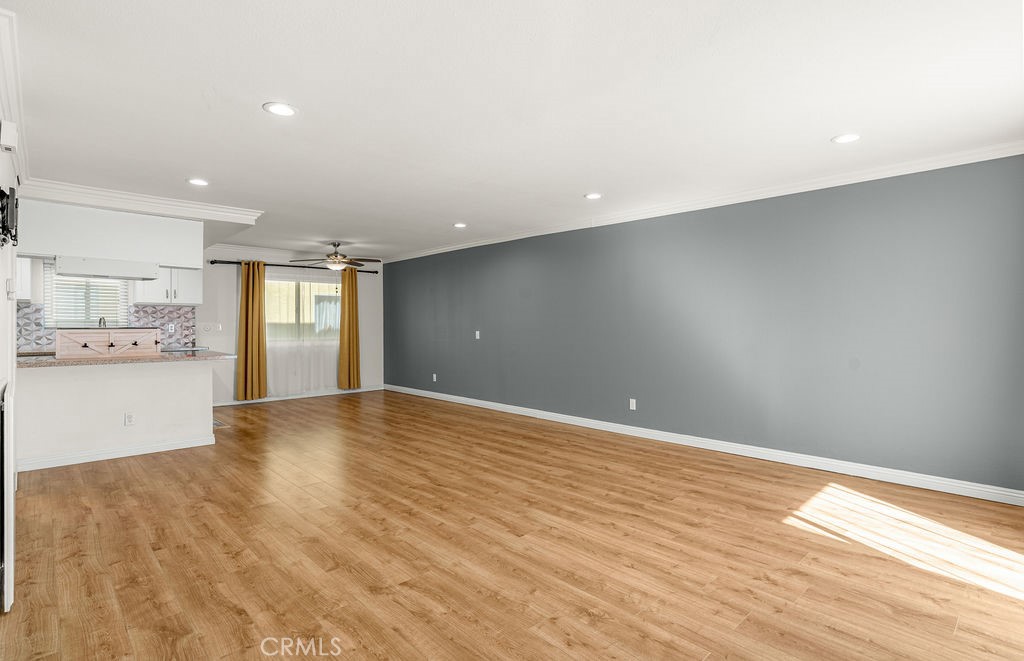 15205 S Budlong Avenue 7