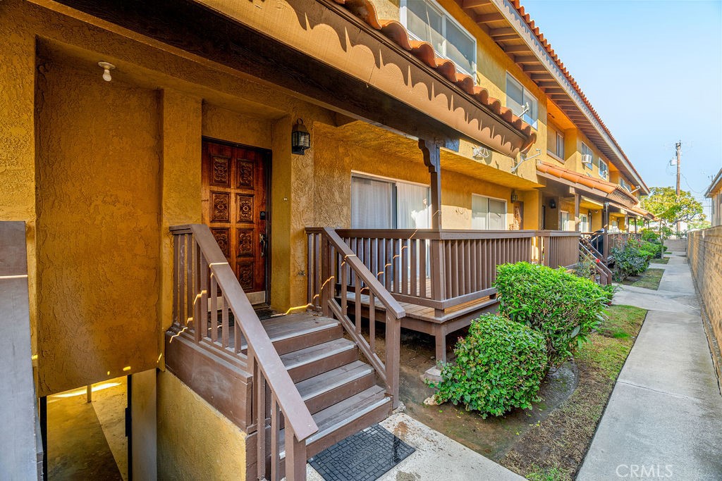 15205 S Budlong Avenue 7