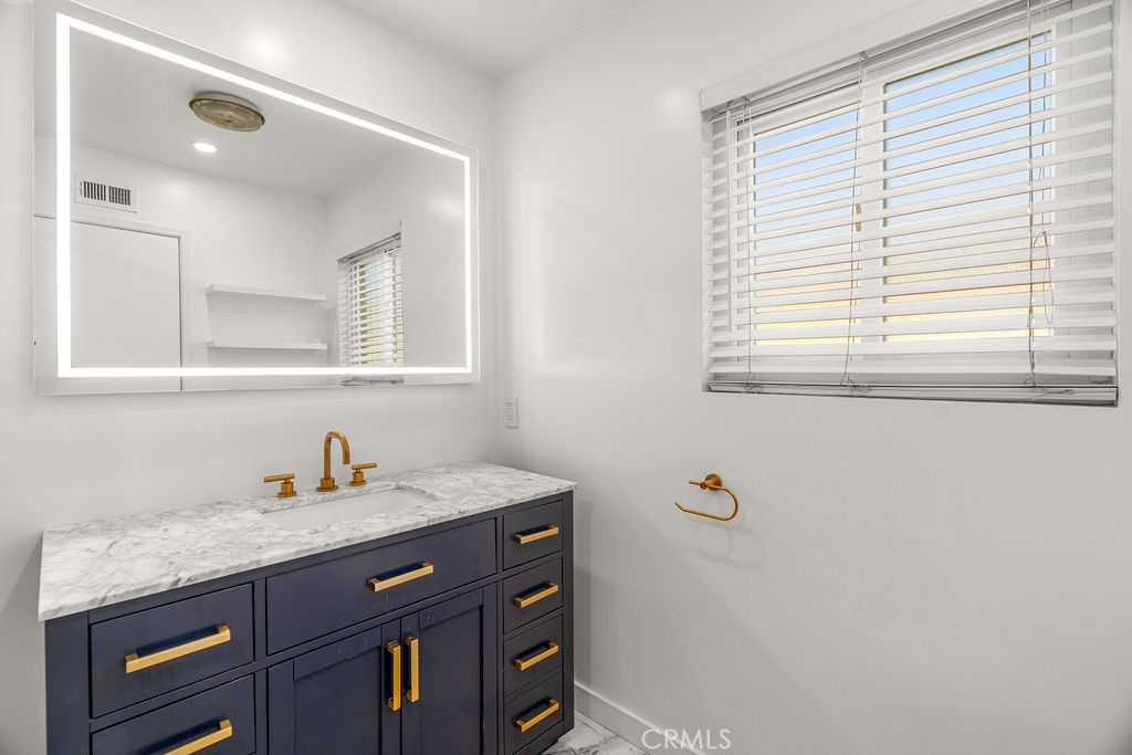 15205 S Budlong Avenue 7